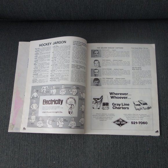 WHL Magazine SL Golden Eagles vs Portland Buckaroos Thursday December 9 1971 - Picture 7 of 16